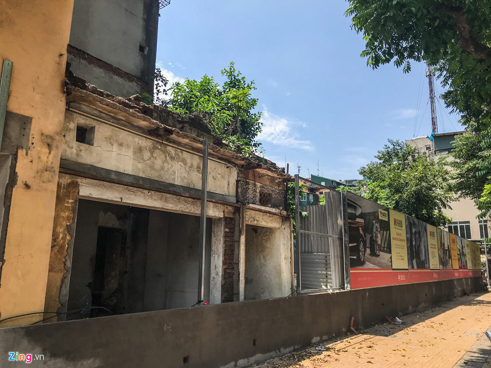 Cận cảnh những lô đất vàng bỏ hoang giữa trung tâm Hà Nội